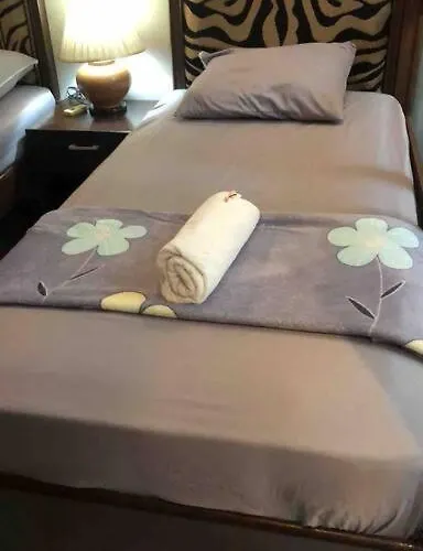 Comfy 1-br Near Slec, Us Embassy, Malls,park